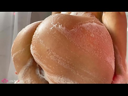 ❤️ Brunette شاور میں شدید orgasm کے لئے وائبریٹر کے ساتھ بلی میں مشت زنی کرتی ہے۔ فحش میں ur.loanworld.top ❌